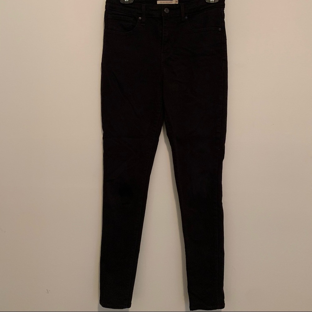 Black Skinny Levi’s